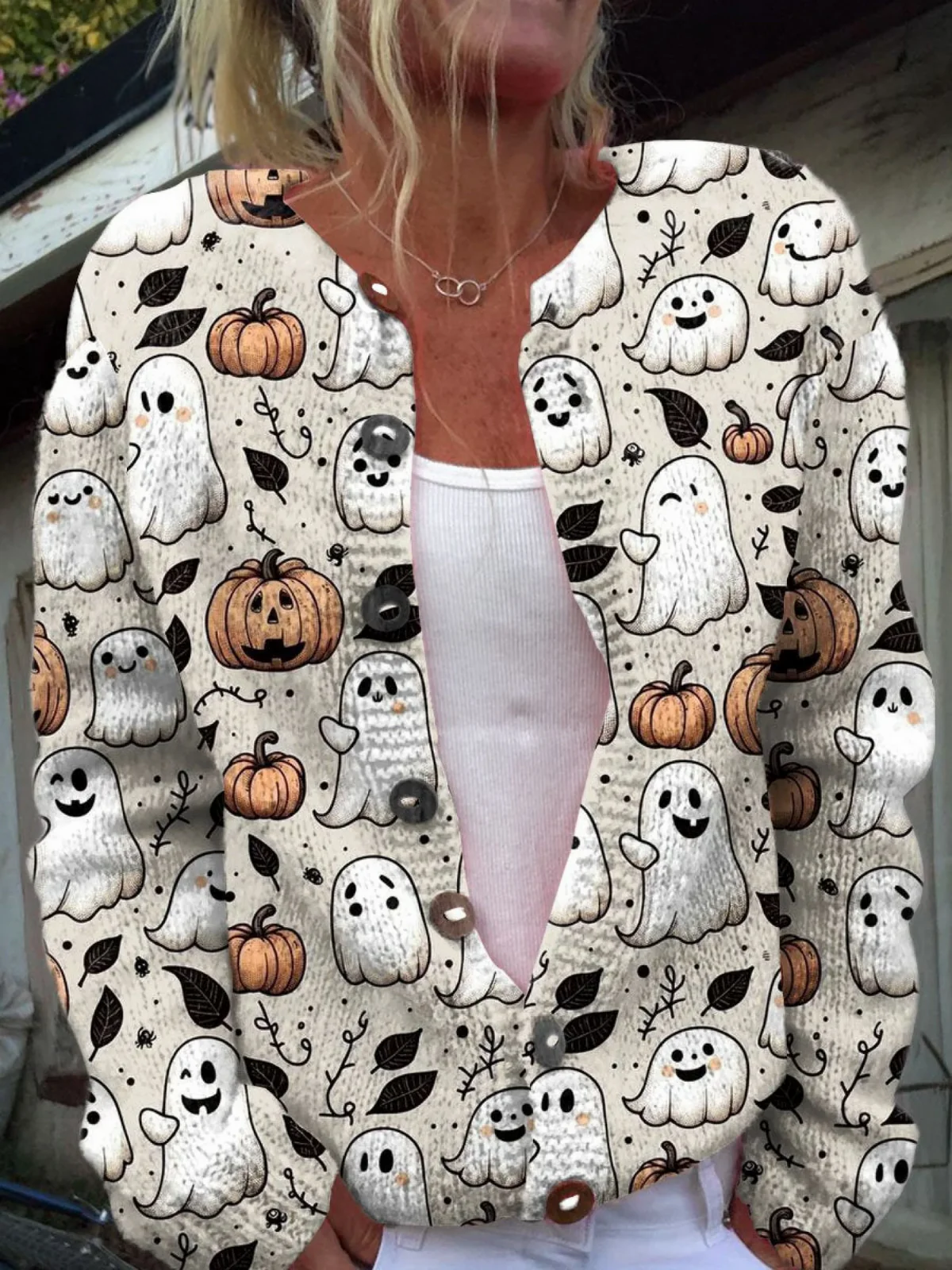 Vtipný duch Halloween | Umělecký tisk | Kardigan s knoflíky