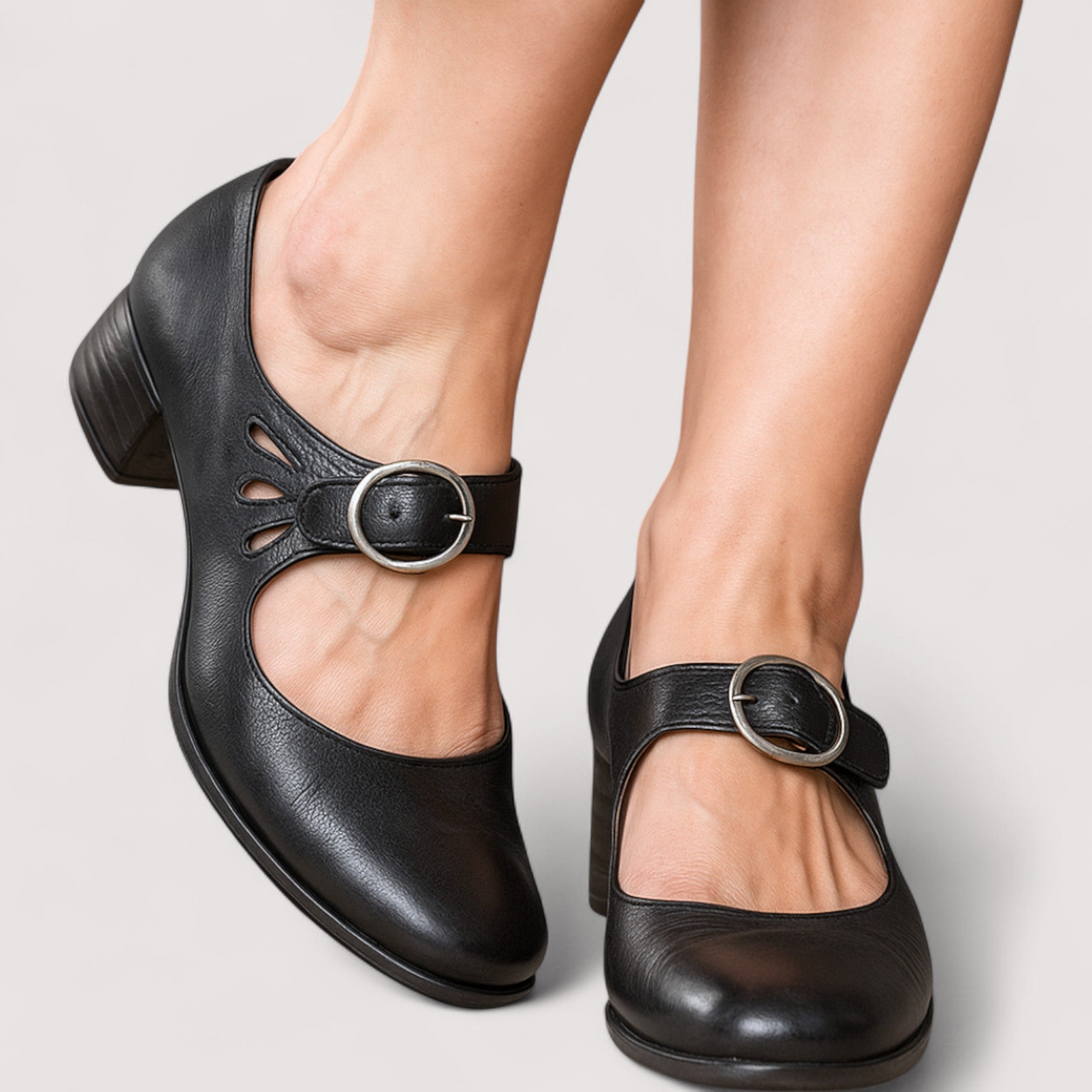 Clara | Elegantní dekolt z ekologické kůže