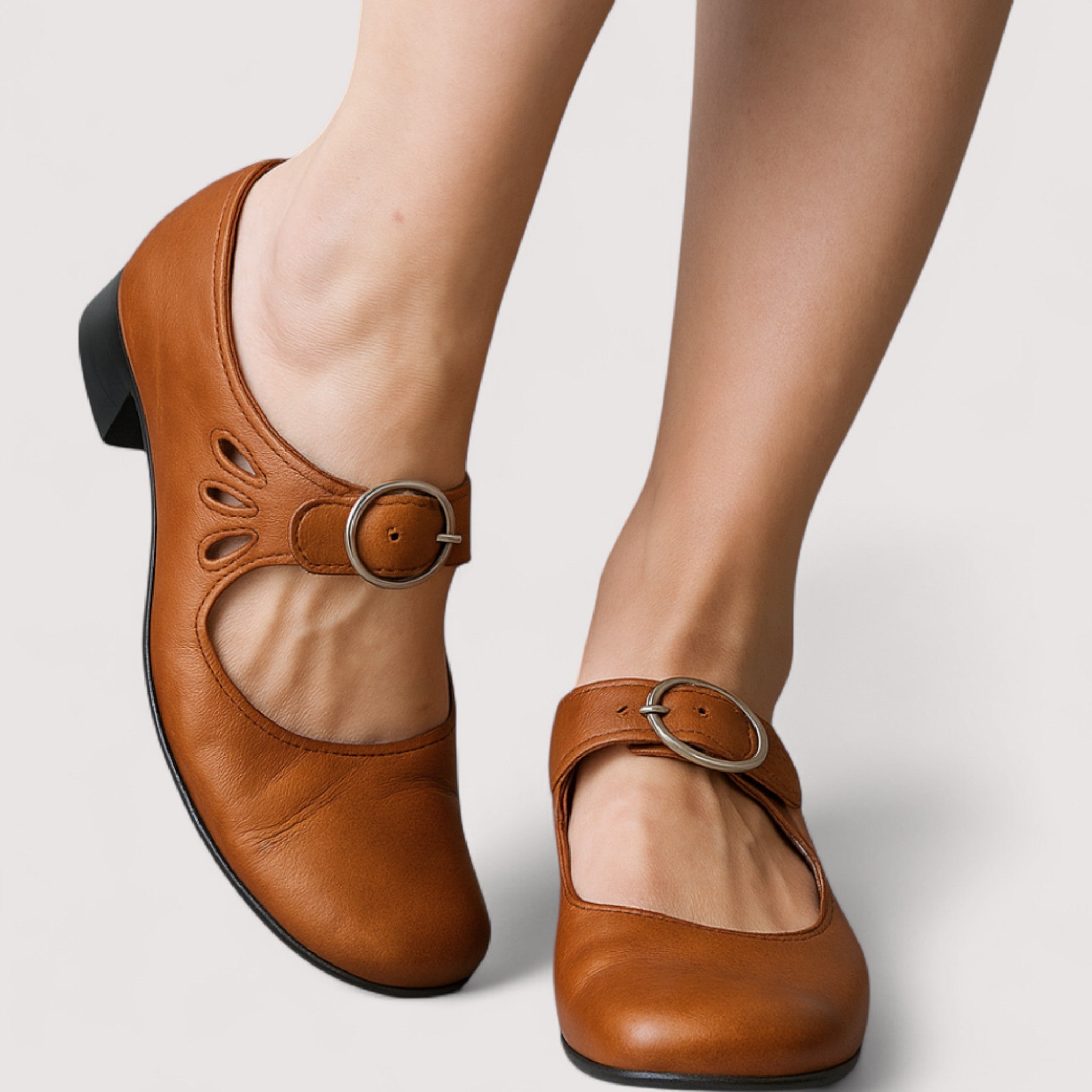Clara | Elegantní dekolt z ekologické kůže