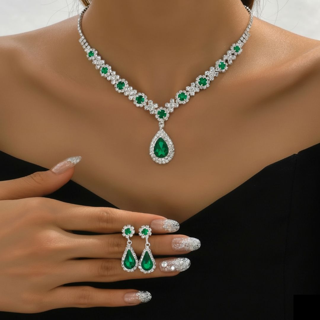 Kaylee | Elegantní šperková sada – náhrdelník a náušnice